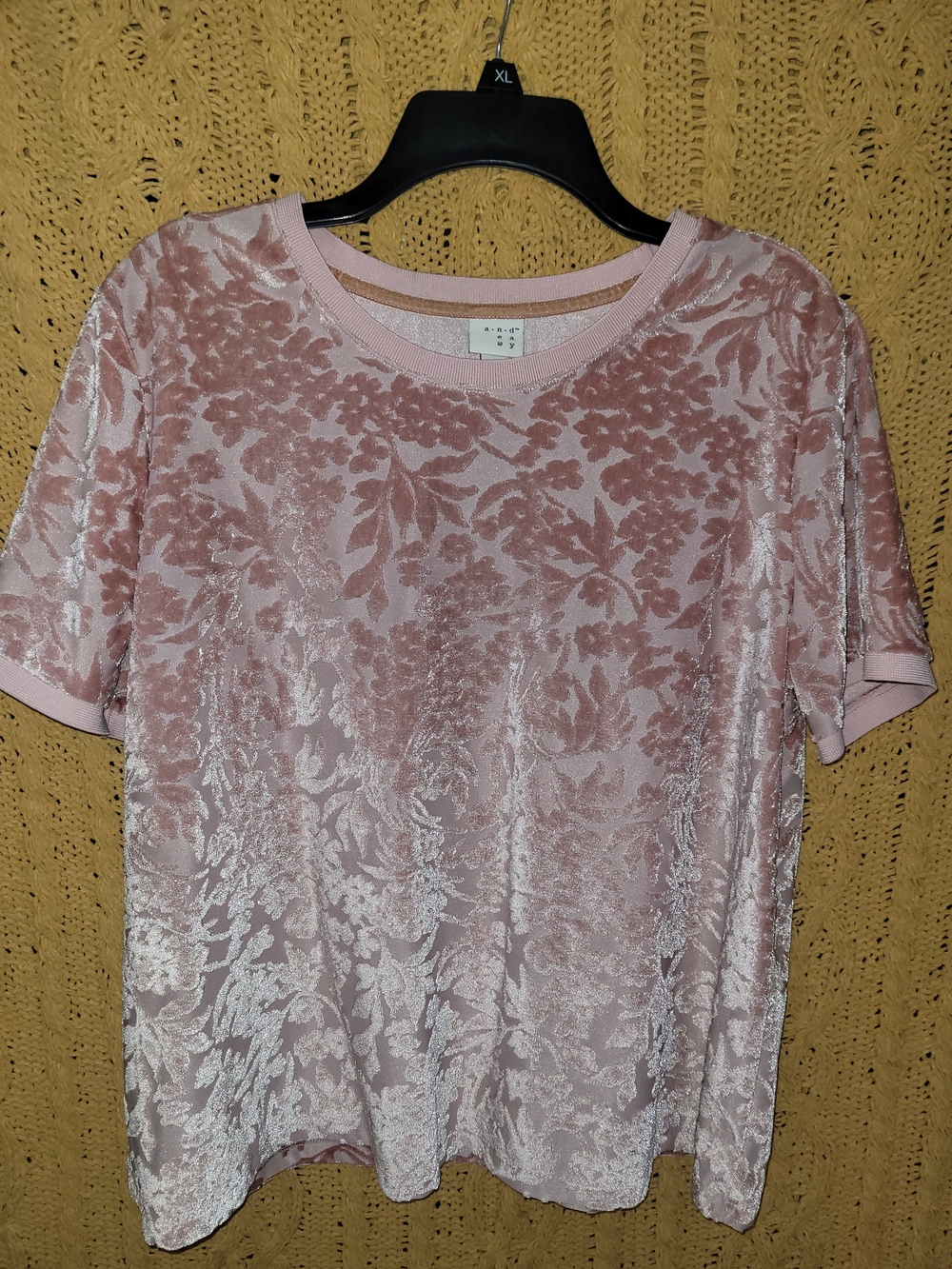 a.n.a Pink Floral Burnout Velvet Short Sleeve Tee